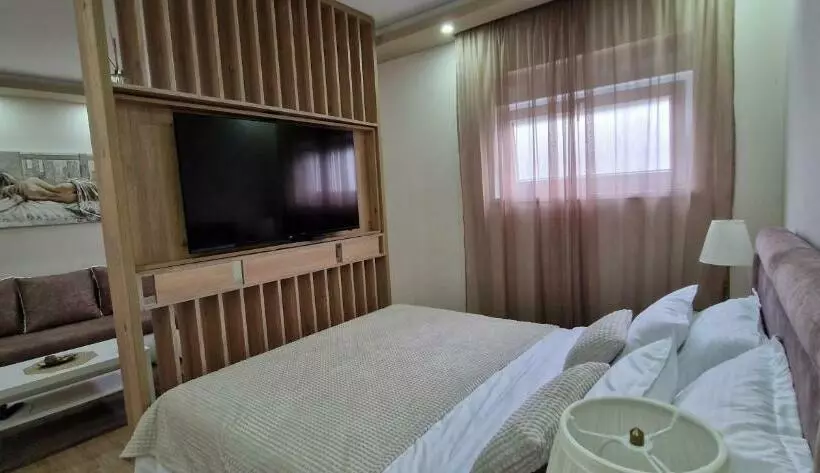 Apartmani I Sobe Gromilovic