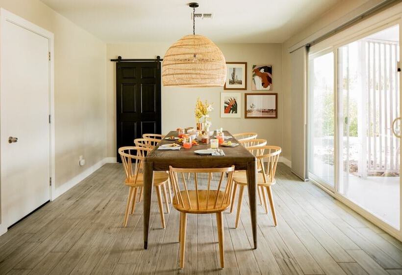 Daisy By Avantstay Modern Home W Spacious Backyard Pool Table Tennis