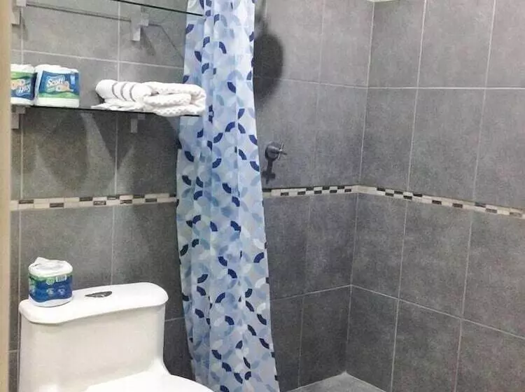 هتل Hostal Villa Catalina
