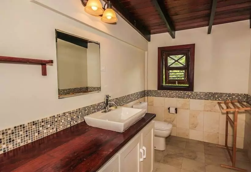 هتل Santosha Barbados