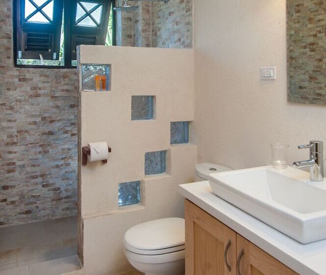 هتل Santosha Barbados