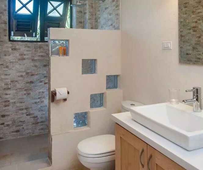 هتل Santosha Barbados