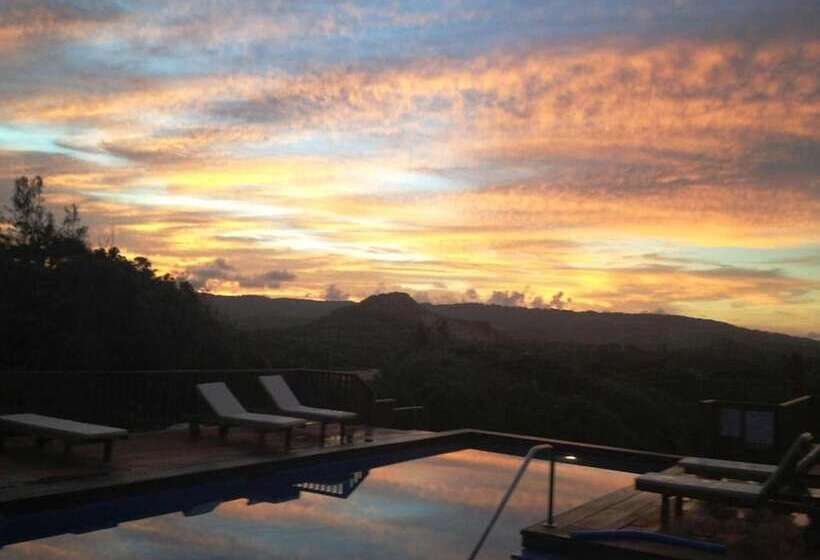 هتل Santosha Barbados