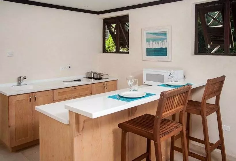 هتل Santosha Barbados