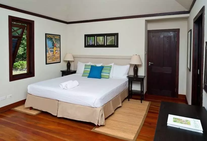 هتل Santosha Barbados