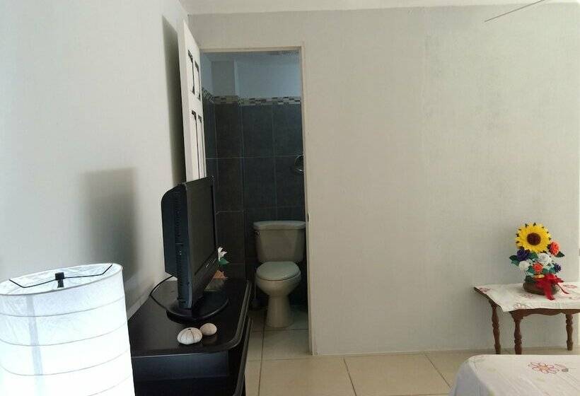 هتل Hostal Villa Catalina