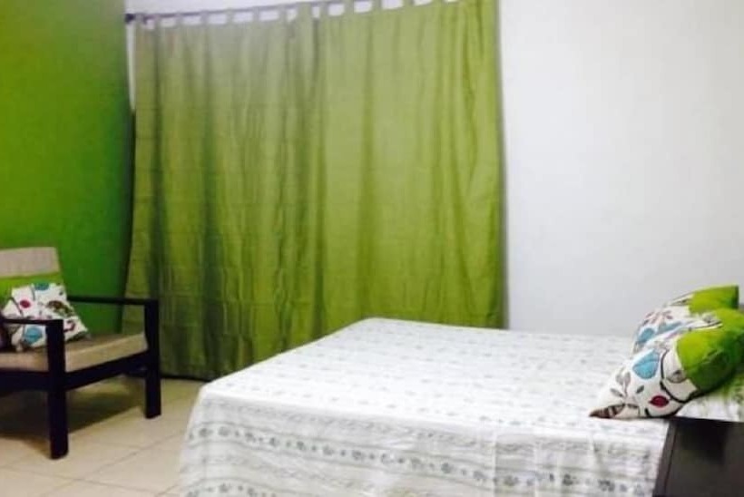 هتل Hostal Villa Catalina