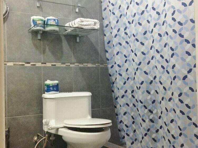 هتل Hostal Villa Catalina