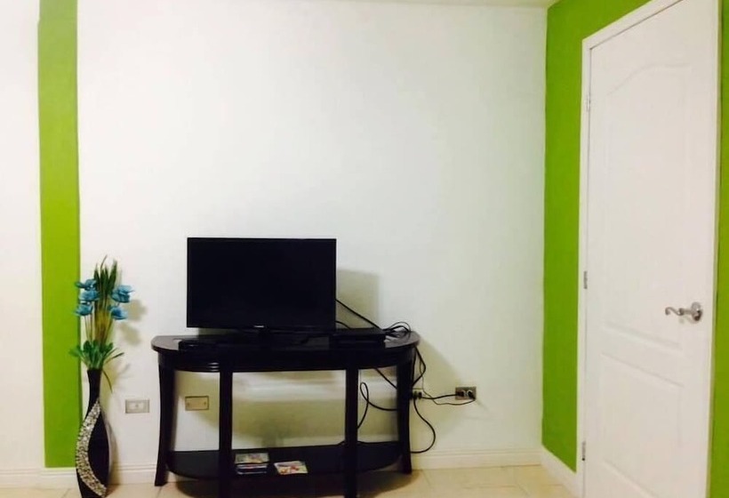 هتل Hostal Villa Catalina