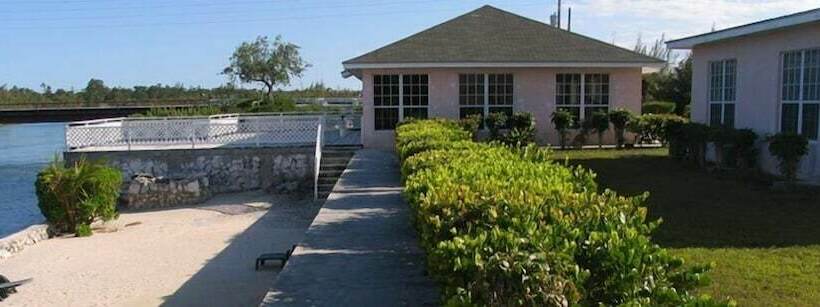 هتل Love At First Sight