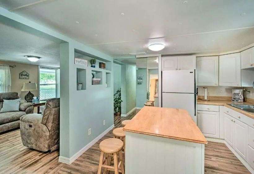 Peaceful Satsuma Escape With Dunns Creek Access