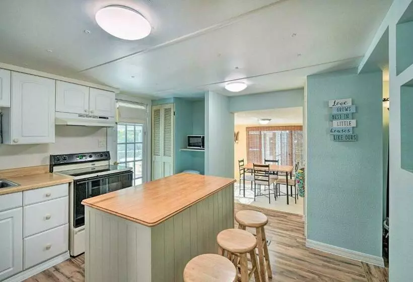 Peaceful Satsuma Escape With Dunns Creek Access