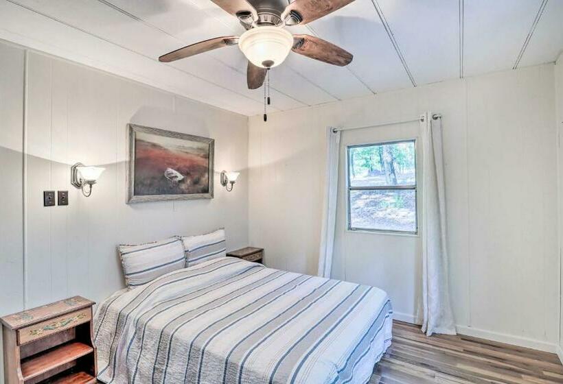 Edgemont Home With Deck About 9 Mi To Greers Ferry Lake!