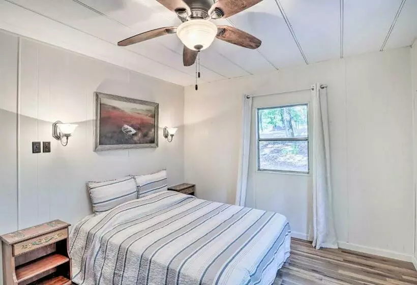 Edgemont Home With Deck About 9 Mi To Greers Ferry Lake!