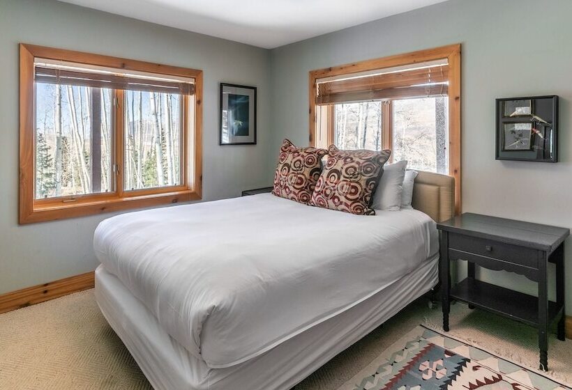 Wapiti Mountain Escape By Avantstay Commanding Views Incredible Home W Hot Tub