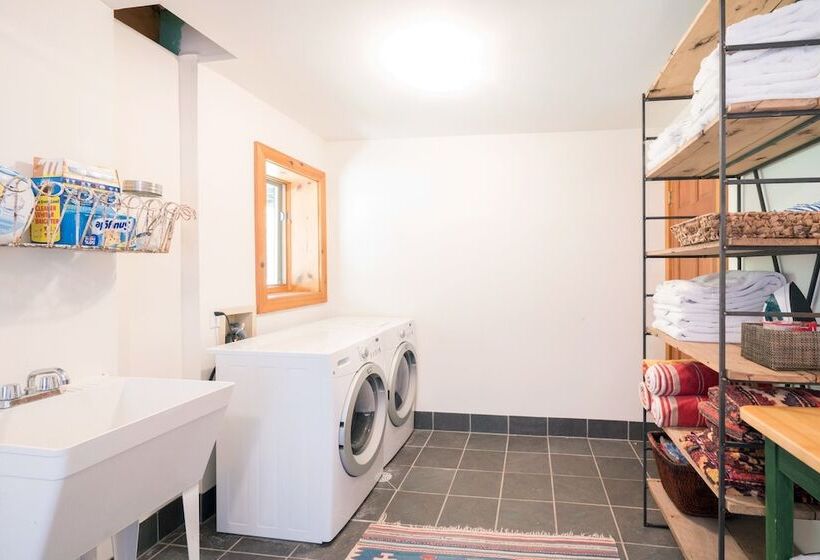 Wapiti Mountain Escape By Avantstay Commanding Views Incredible Home W Hot Tub