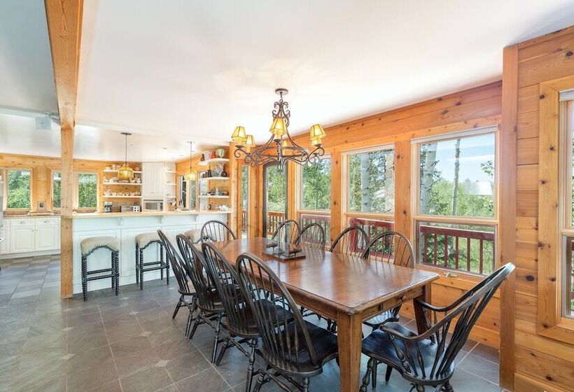 Wapiti Mountain Escape By Avantstay Commanding Views Incredible Home W Hot Tub