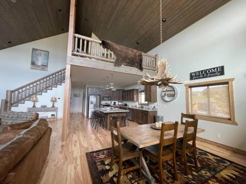 3501 Joseph Dr 30 Miles From Yellowstone Entrance!