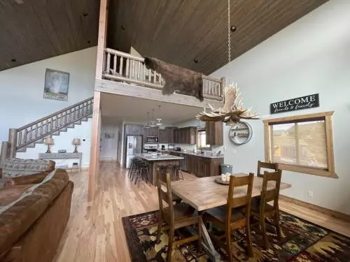 3501 Joseph Dr 30 Miles From Yellowstone Entrance!