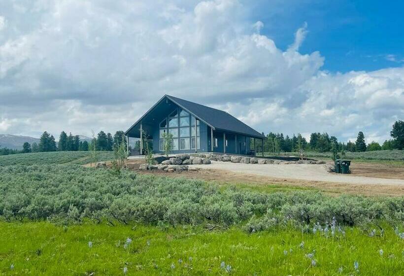 3501 Joseph Dr 30 Miles From Yellowstone Entrance!