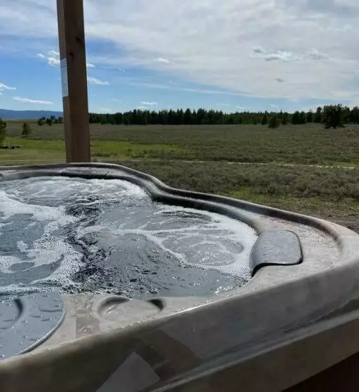 3501 Joseph Dr 30 Miles From Yellowstone Entrance!
