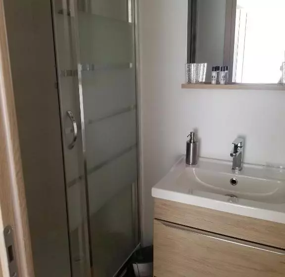 ベッドアンドブレックファースト Les Lauriers