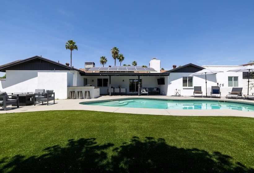 Grayhawk By Avantstay Modern Home W Pool Hot Tub Bocce Fire Pit Pool Table Putting Green