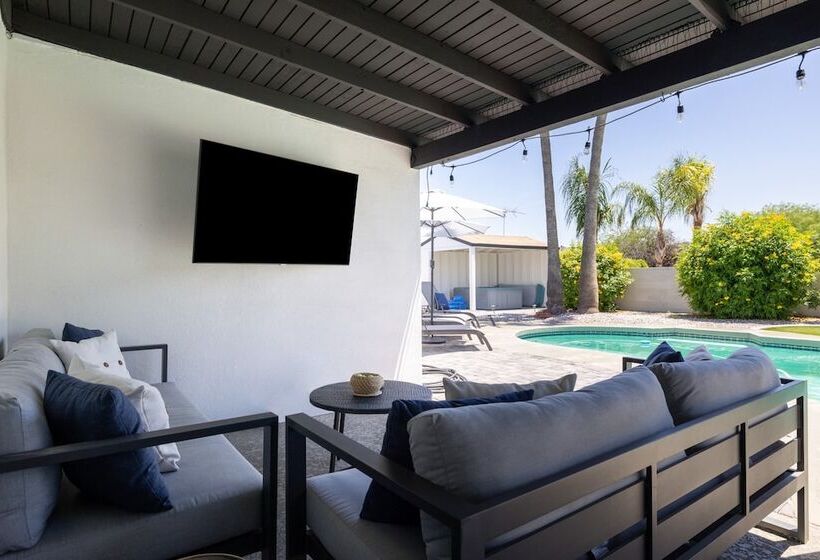 Grayhawk By Avantstay Modern Home W Pool Hot Tub Bocce Fire Pit Pool Table Putting Green