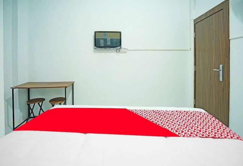 בית מלון כפרי Oyo 91559 Kost Bangau Syariah