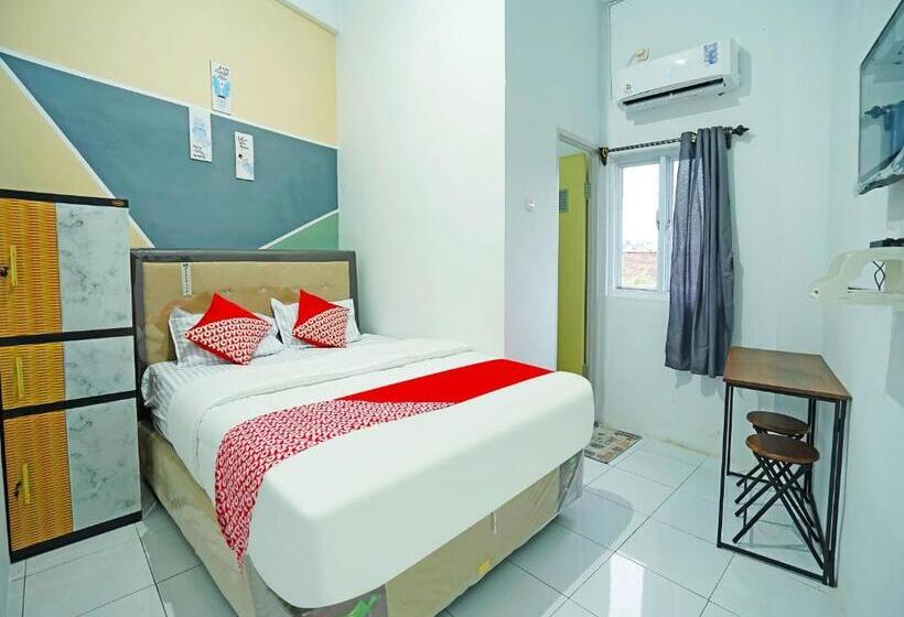 בית מלון כפרי Oyo 91559 Kost Bangau Syariah