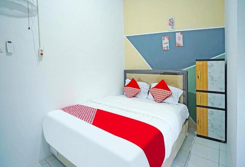 בית מלון כפרי Oyo 91559 Kost Bangau Syariah