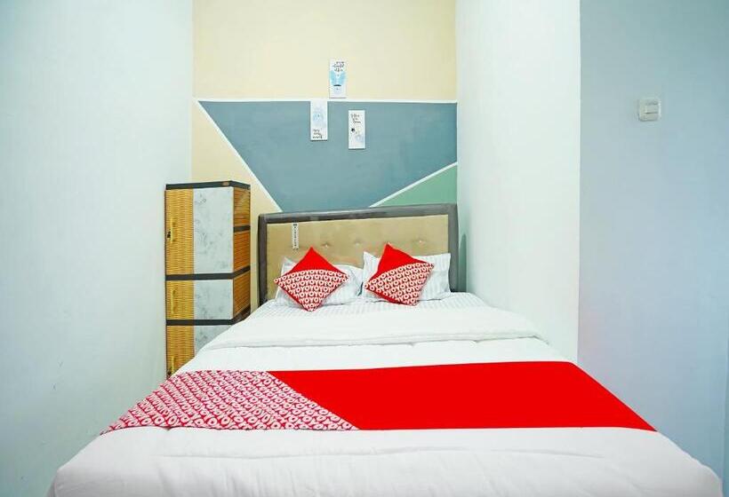 בית מלון כפרי Oyo 91559 Kost Bangau Syariah