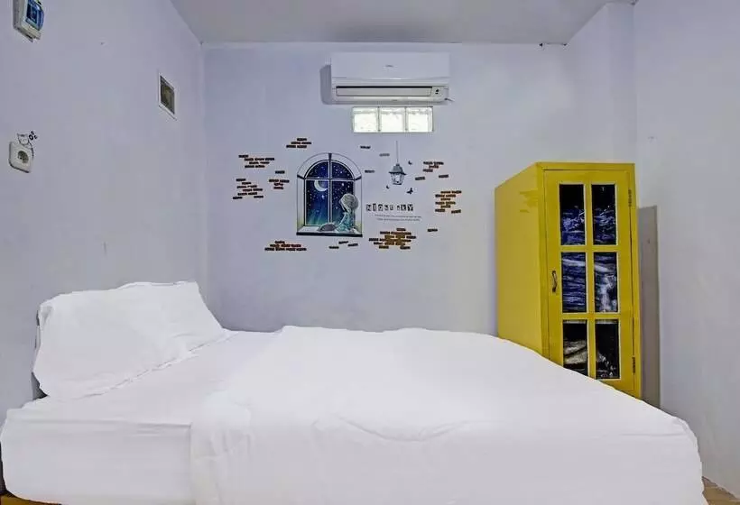 Hotelli Spot On 91506 Kedai Cinta Guest House