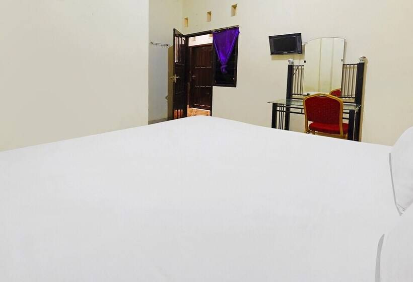 בית מלון כפרי Wisma Idola Palopo