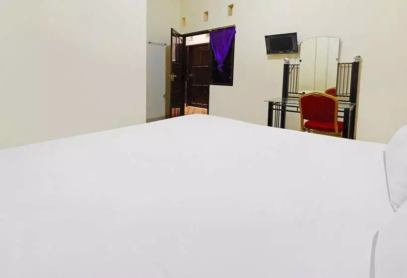 Hotelli Wisma Idola Palopo