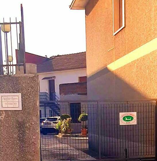 Пансион Pacifico Rooms