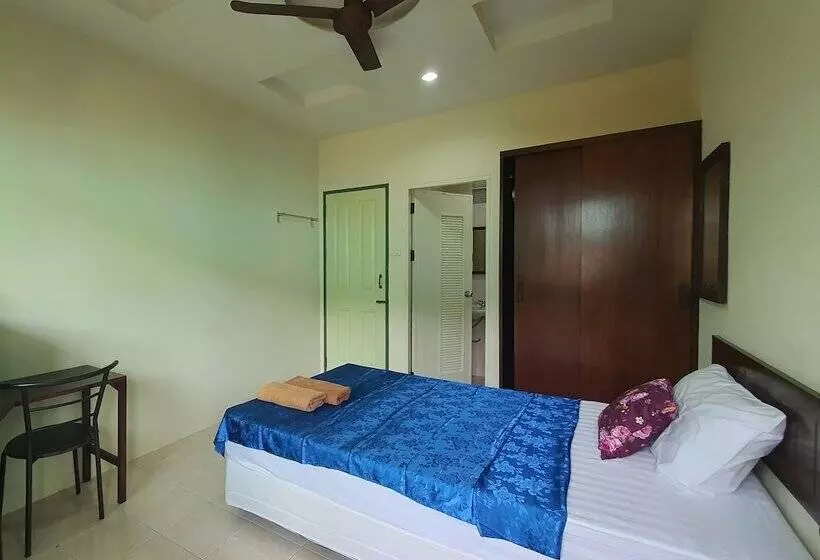 Baan Muchshima Hostel Phuket