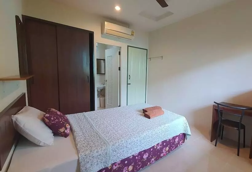 Baan Muchshima Hostel Phuket