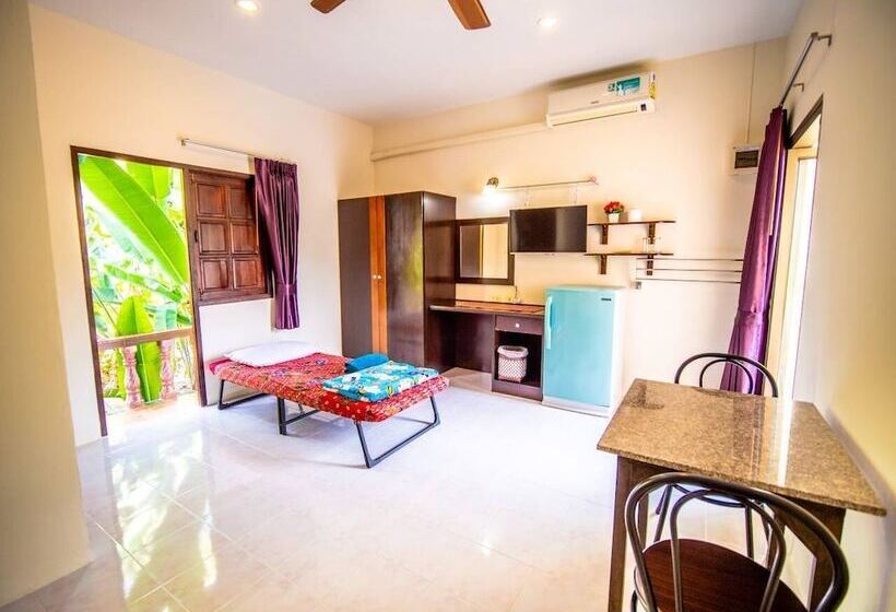 Baan Muchshima Hostel Phuket