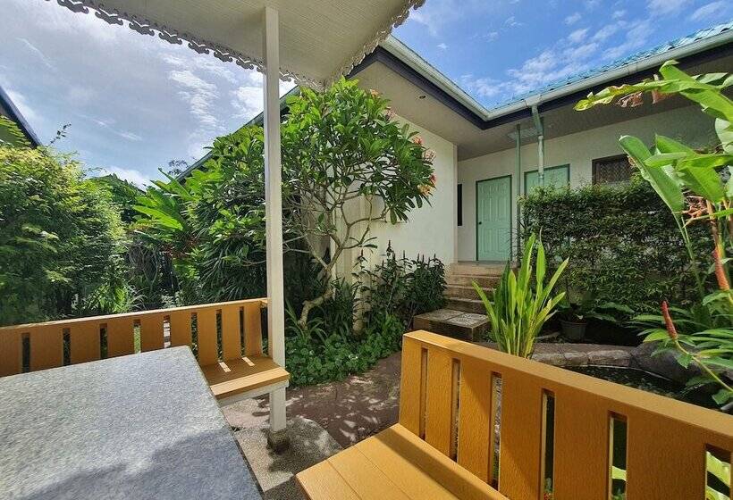 Baan Muchshima Hostel Phuket