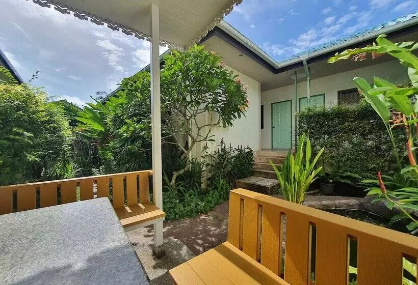 Baan Muchshima Hostel Phuket