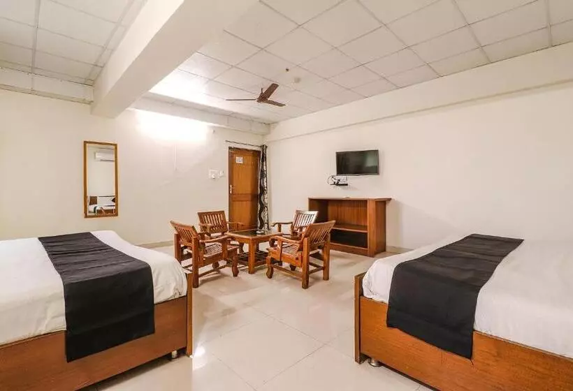 Hotel Paras Tower