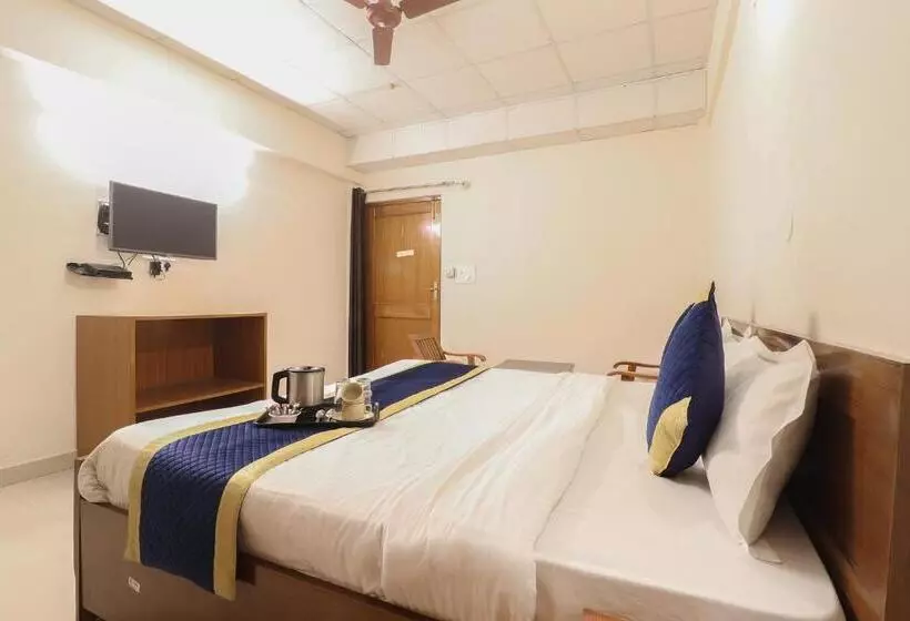Hotel Paras Tower
