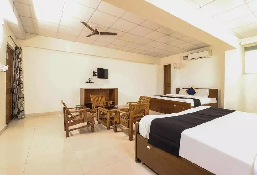 Hotel Paras Tower