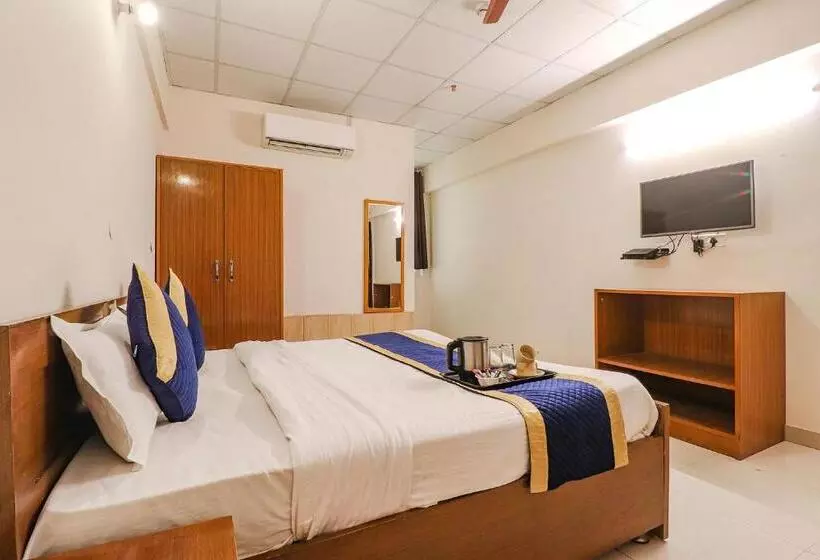 Hotel Paras Tower