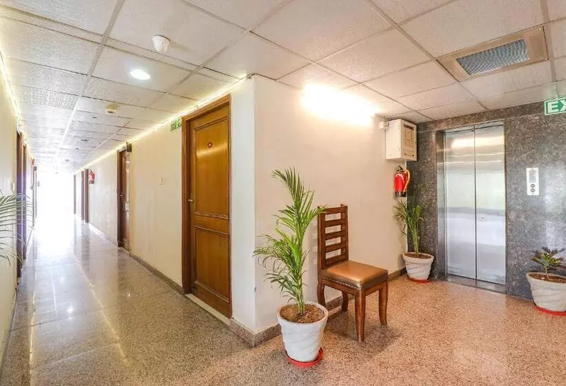 Hotel Paras Tower