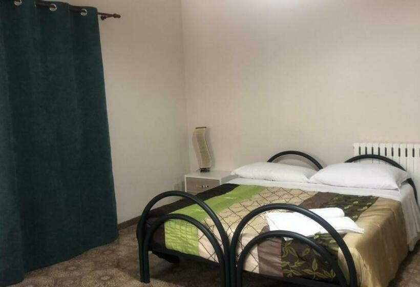 住宿加早餐  Melvanni