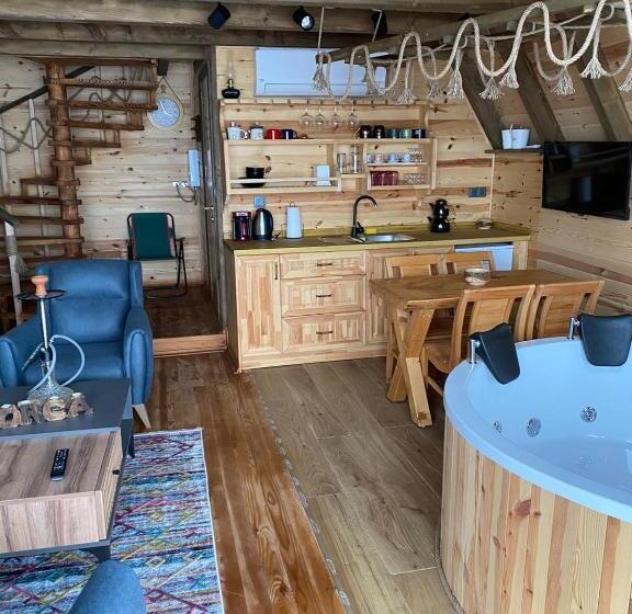 ベッドアンドブレックファースト Orca Bungalows