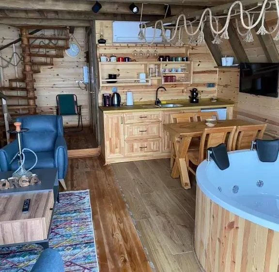 Aamiaismajoitus (B&B) Orca Bungalows