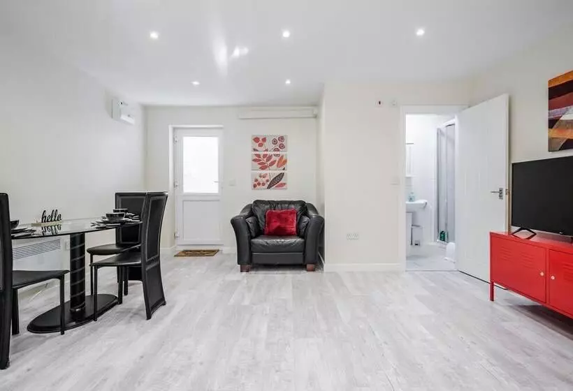 Bedford Hospitalsouth Wing4 Guests3 Bedswifi